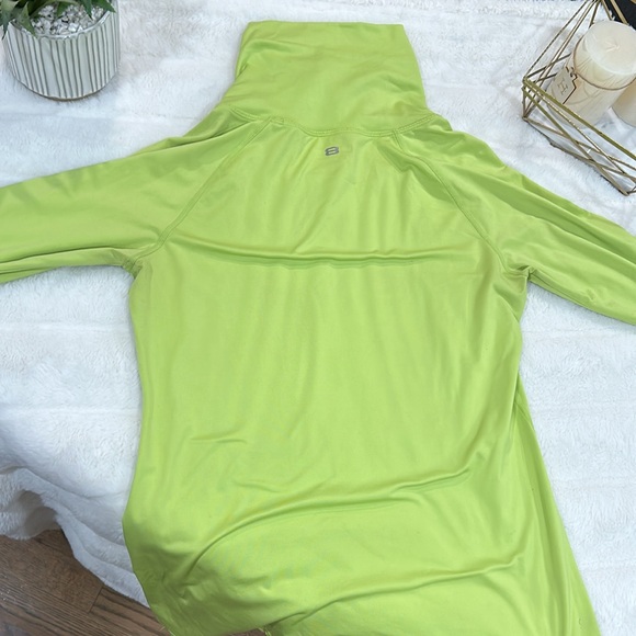 Green long sleeve sweater with thumb holes - Picture 3 of 3